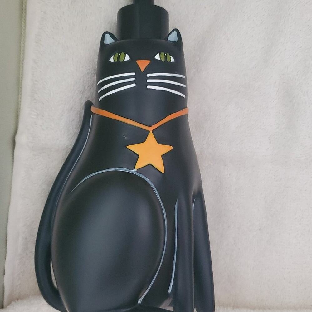 Black cat soap dispenser with matching hand towel Halloween